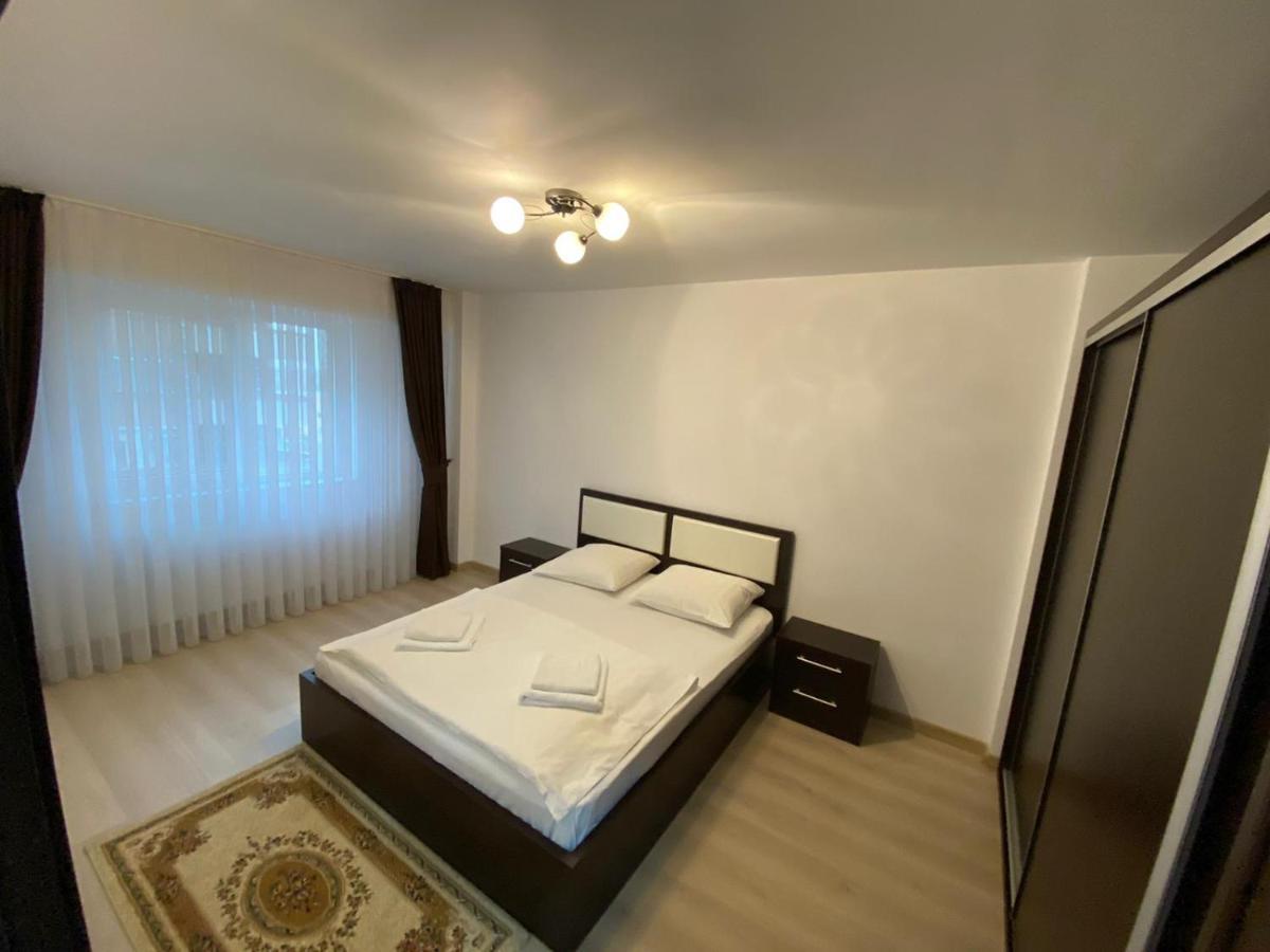 Apartament Stefan Apartment Oradea Bagian luar foto